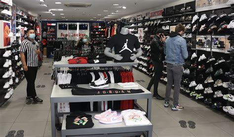 Foot Locker Thionville (Cc Etoile, 10 Place Du Marché) .